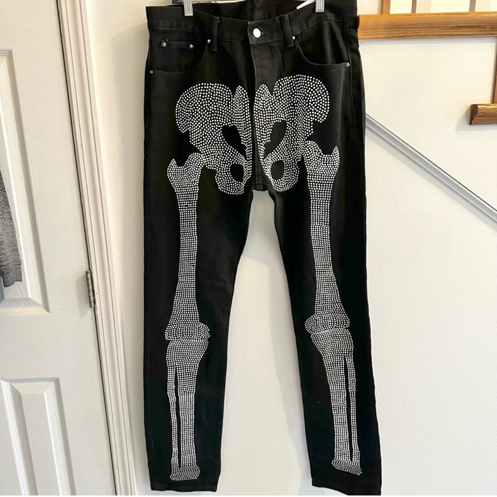 Mnmi skeleton, bling, jeans, NWOT size 34 x36 inseam